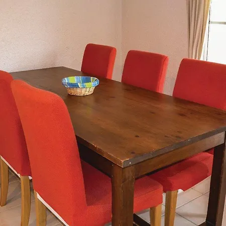 Two-bedroom Holiday In Casa vacanze Brossac