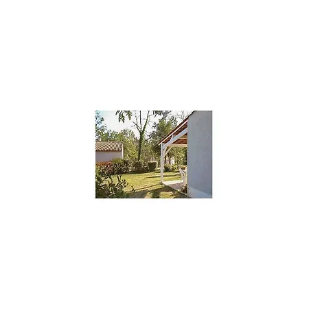 Two-bedroom Holiday In Brossac